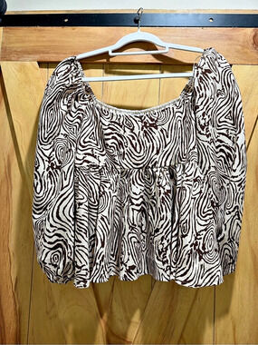 Moon River Animal Print Blouse Brown & Cream Medium NWT